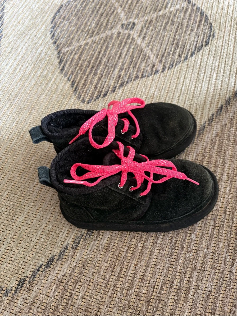 UGG Kids Neumel Suede Chukka Boots Black Pink Glitter Laces Youth 13